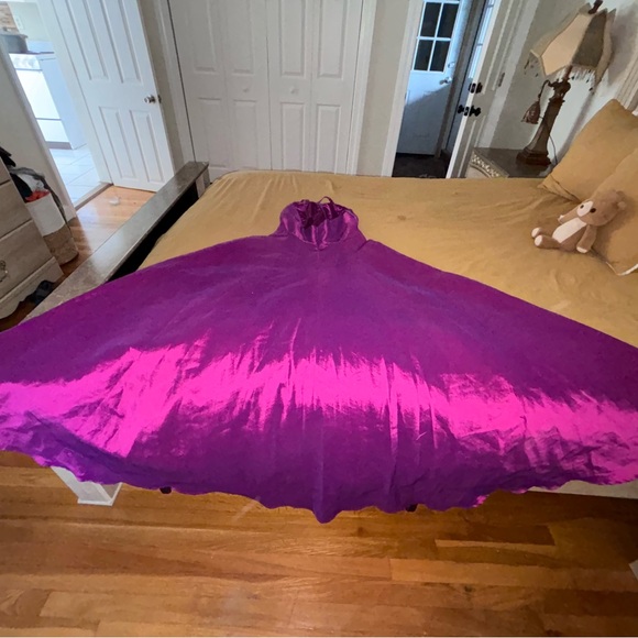 I needed for a wedding only I will not wear it again - Picture 3 of 4